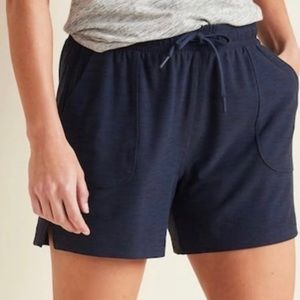 Women’s Breathe ON Utility-Pocket Shorts
